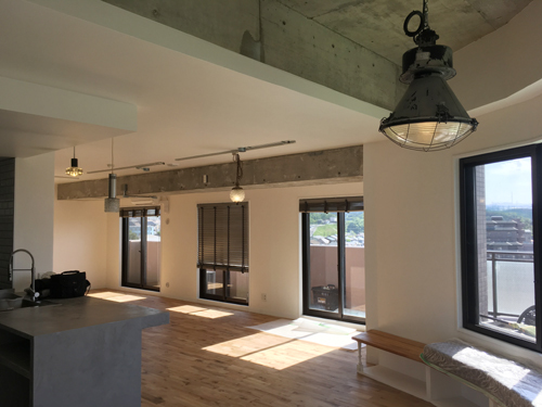 泉区の家：リビングダイニング09