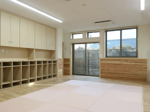 南相馬ペンギン国際幼児園0歳児室