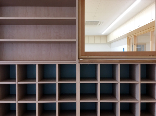 みなみそうま保育園玄関脇家具ディテール