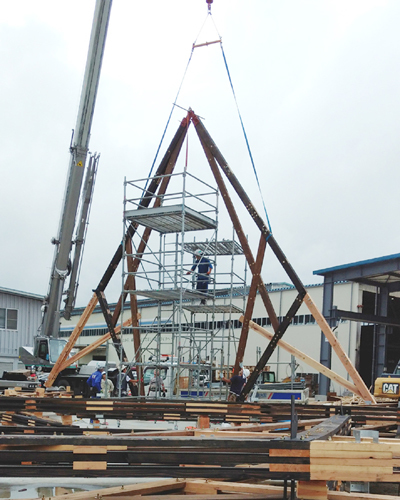 蔵王の事務所間伐材トラス構造