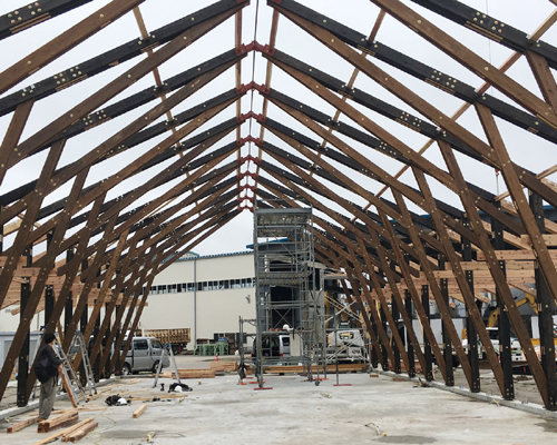 蔵王の事務所間伐材トラス構造