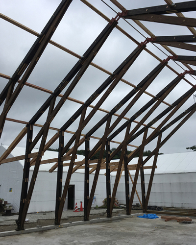 蔵王の事務所間伐材トラス構造