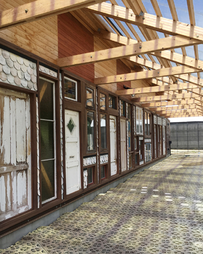 アンティーク窓の詳細写真