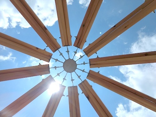 富士山麓に間伐材でつくるテントディテール4