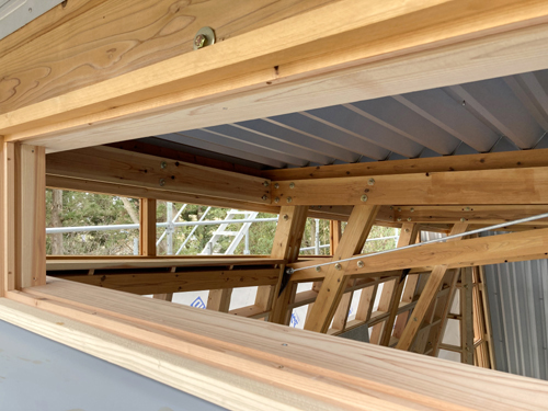 角田木造ガレージハイサイドの軸組1