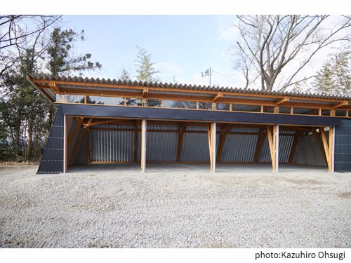 角田木造ガレージ外観1