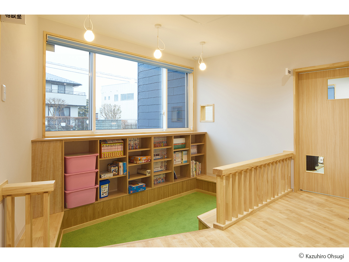 蛇田地区放課後児童クラブの図書コーナー1