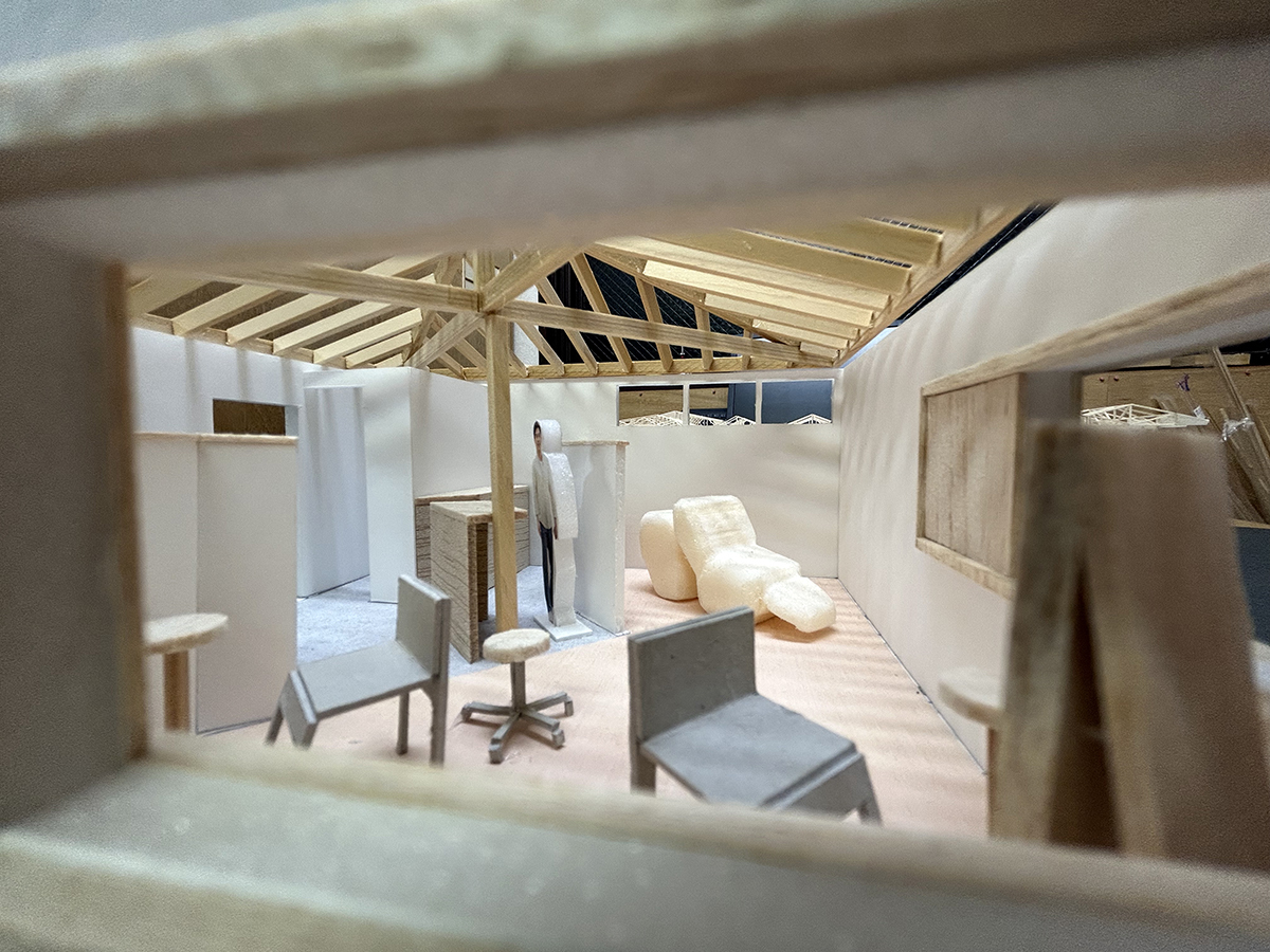 白石にある宝形屋根架構現しの美容室re:peco模型-1