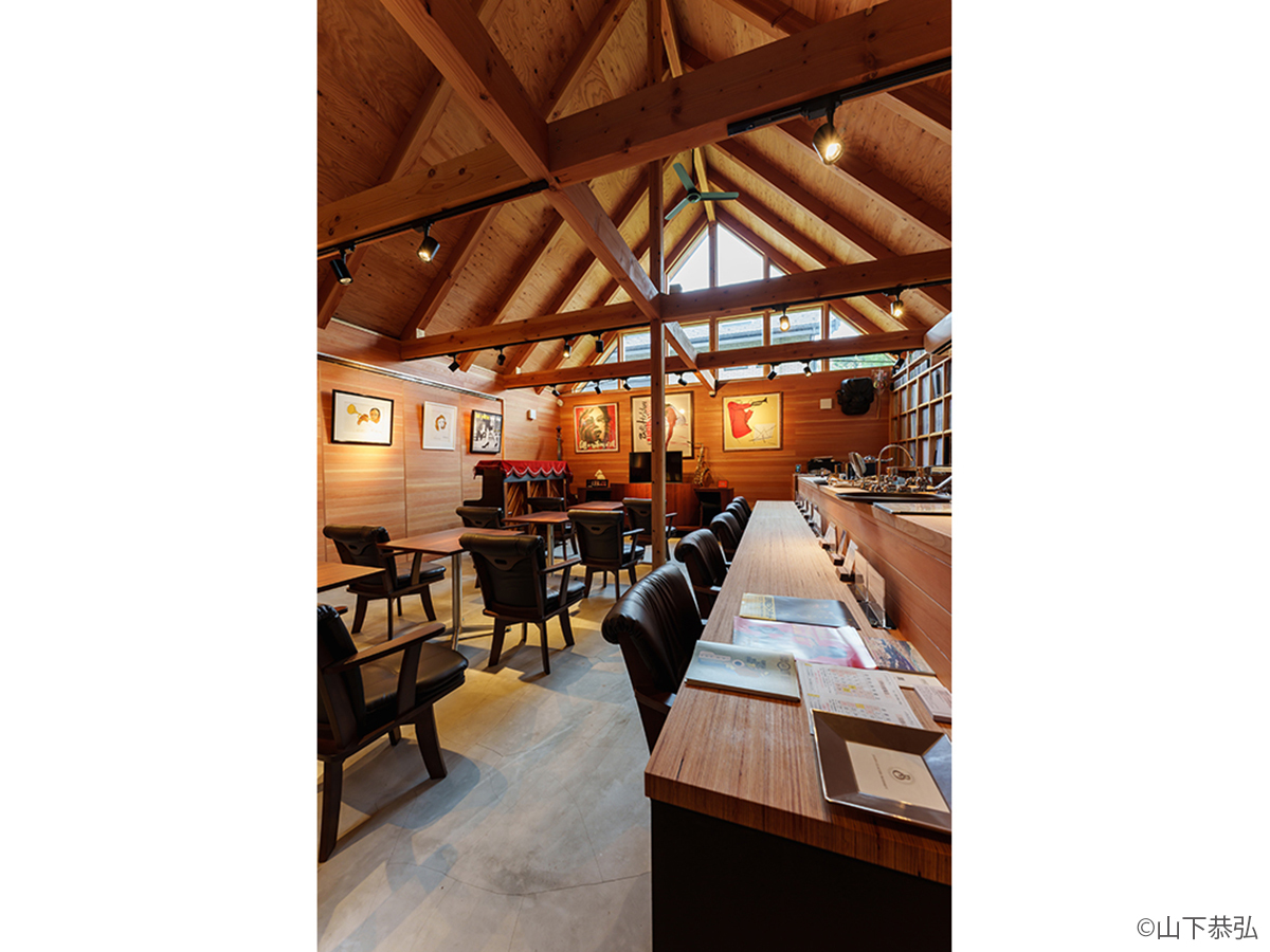 音響的な空間のジャズ＆ワインバーparagonian-2