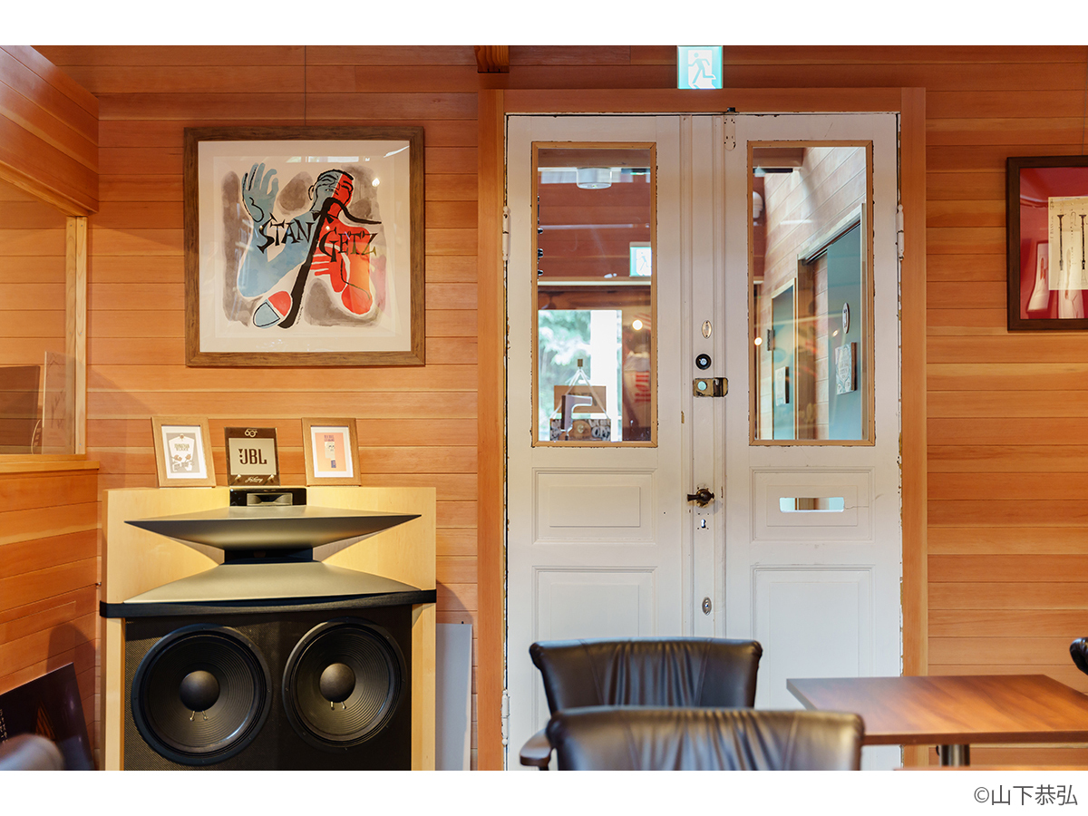 JBLエベレストが聞けるジャズ＆ワインバーparagonian-1