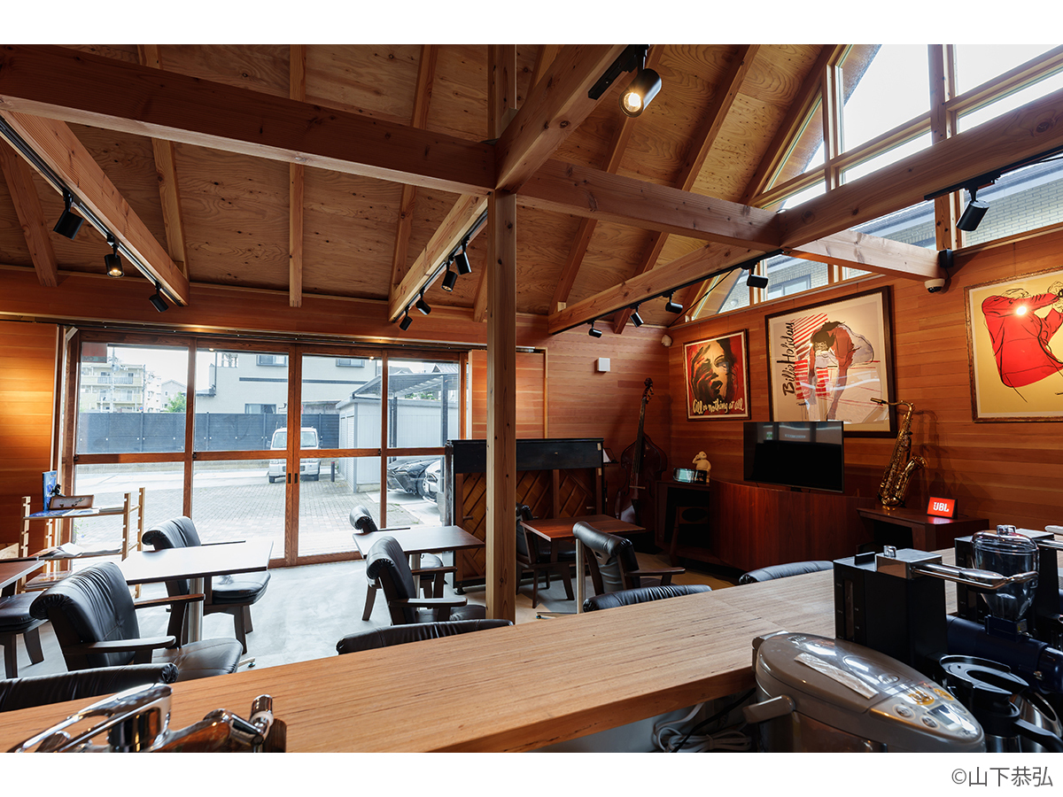 音響的な空間のジャズ＆ワインバーparagonian-10