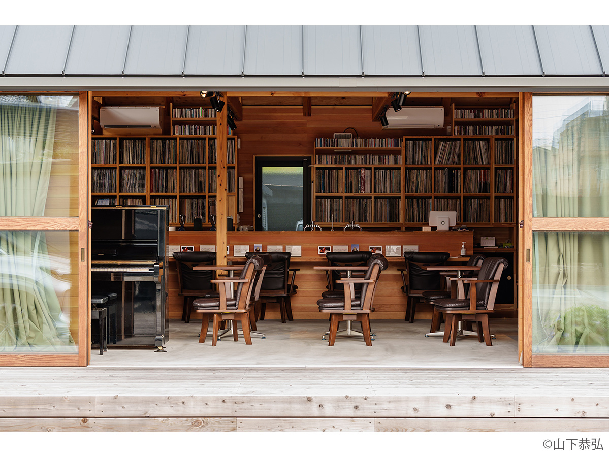 音響的な空間のジャズ＆ワインバーparagonian-11