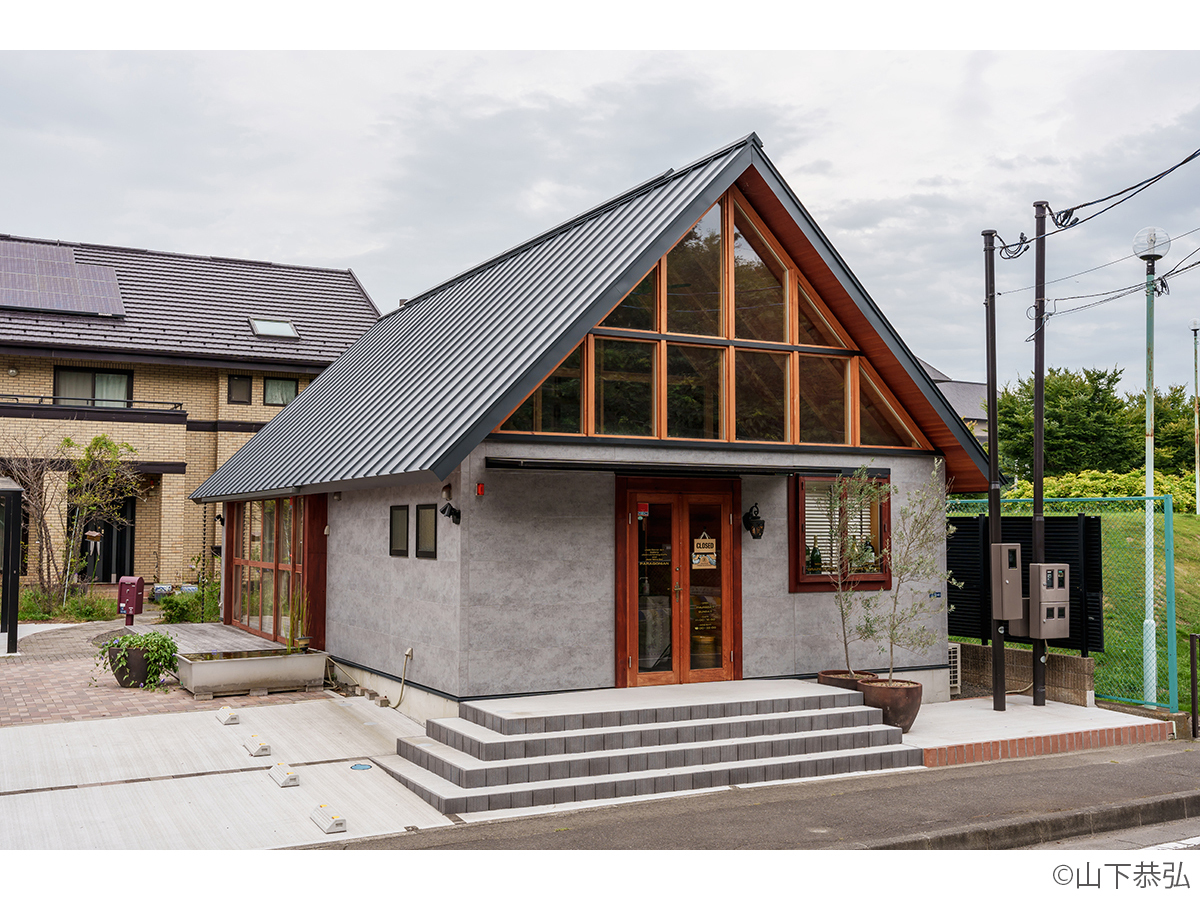 音響的な空間のジャズ＆ワインバーparagonianの外観4