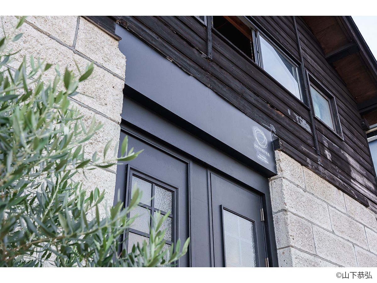 倉庫蔵をリノベーションした貞山運河沿いの隠れ家的カフェ外観-4