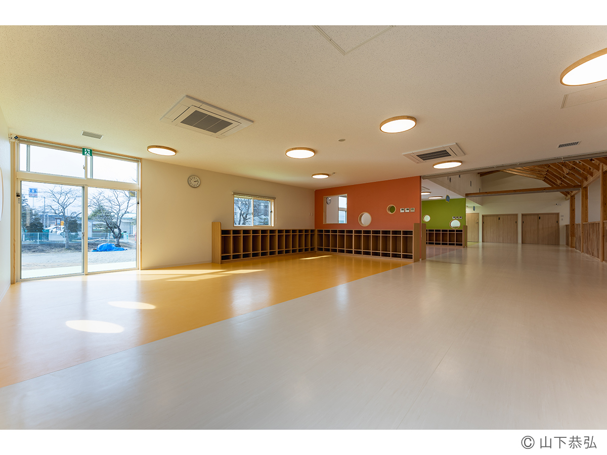 緩やかに各教室がつながる3,4,5歳児室4