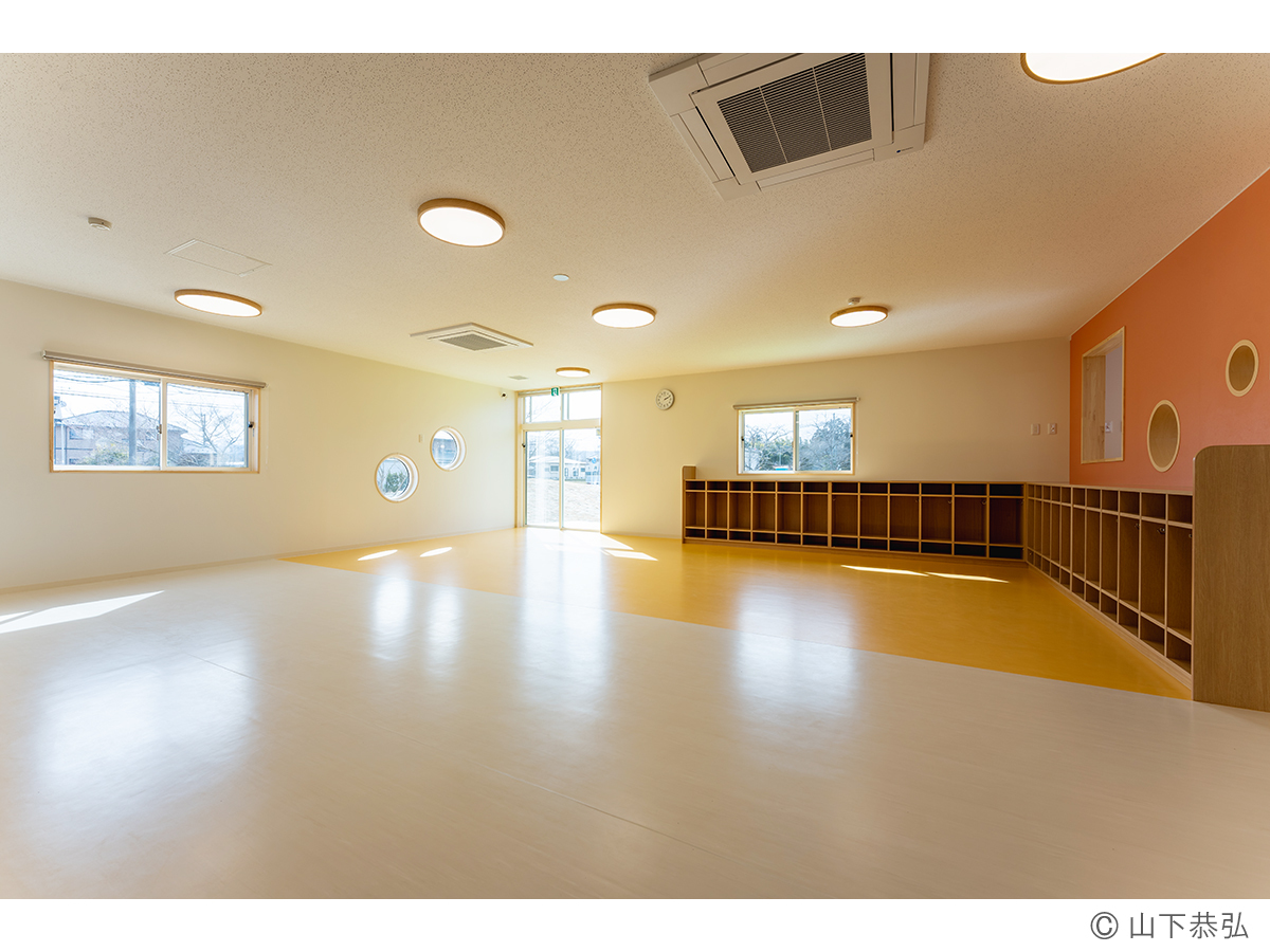 緩やかに各教室がつながる3,4,5歳児室5