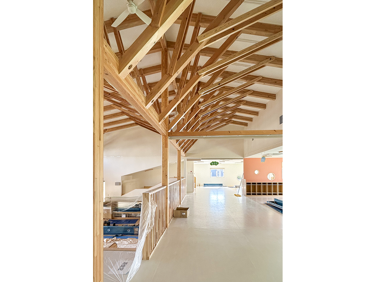 樹形構造の遊戯室があるわくわくゆめの樹こども園