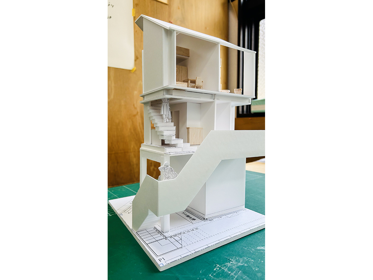 メゾネットと乱窓のスタディ断面模型-16