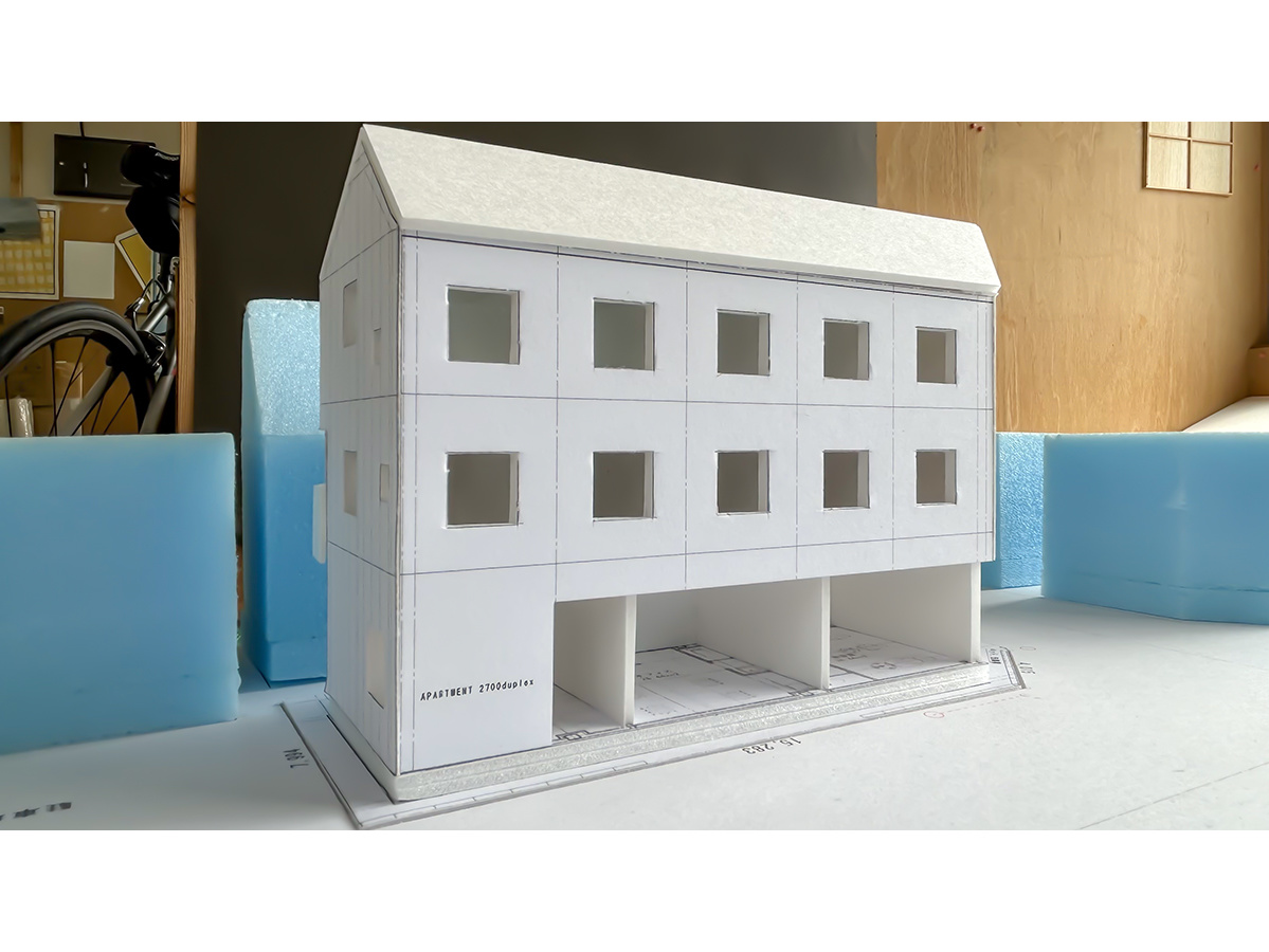 メゾネットと乱窓のスタディ断面模型-6