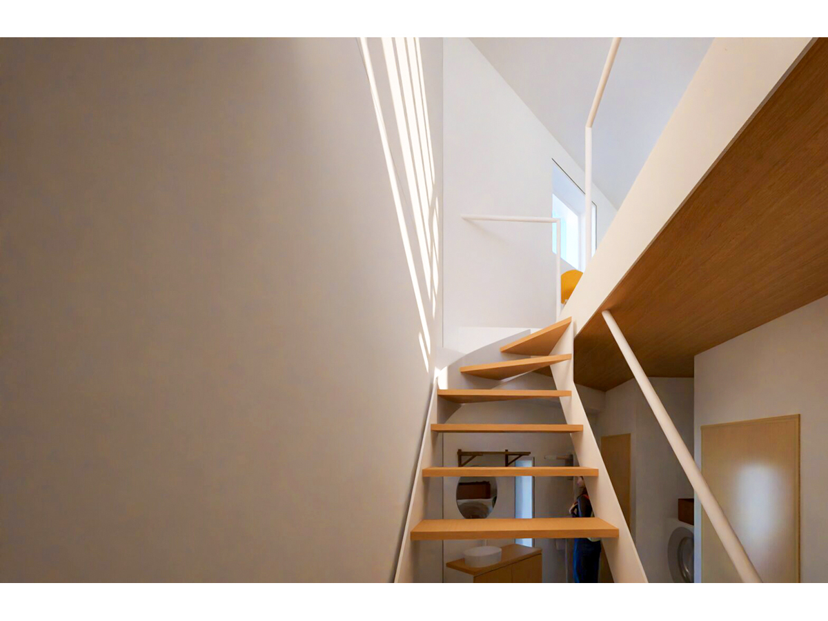 イレギュラーな窓とメゾネットが生み出す変化のある内観パース-2