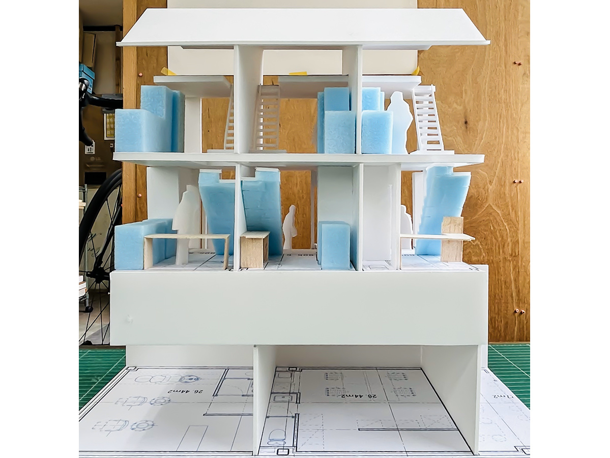 メゾネットと乱窓のスタディ断面模型-10