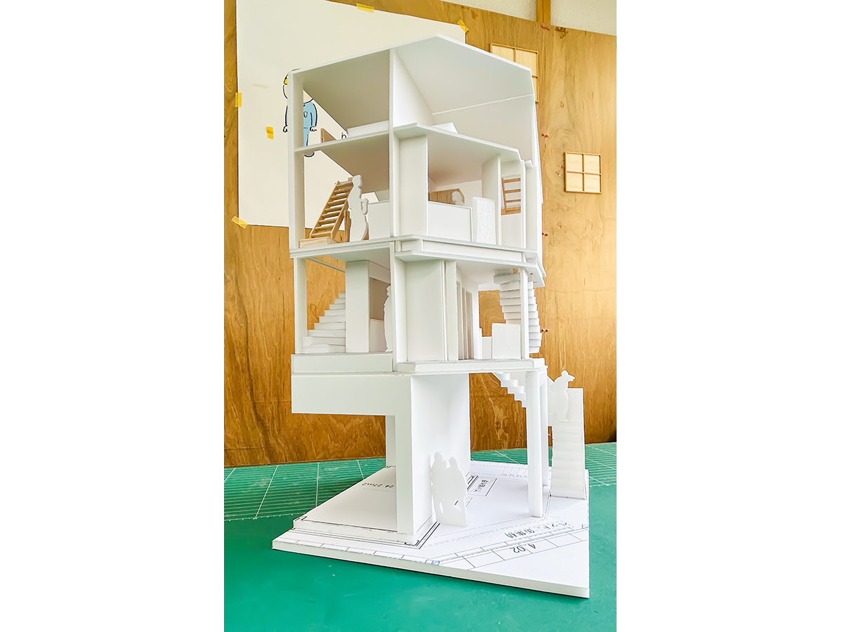 メゾネットと乱窓のスタディ断面模型-14