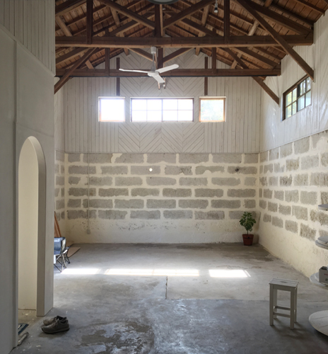 貞山運河沿いのカフェ内観1