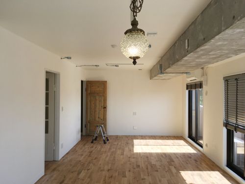 泉区の家：リビングダイニング08